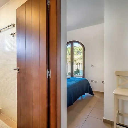 בית נופש Leth House *